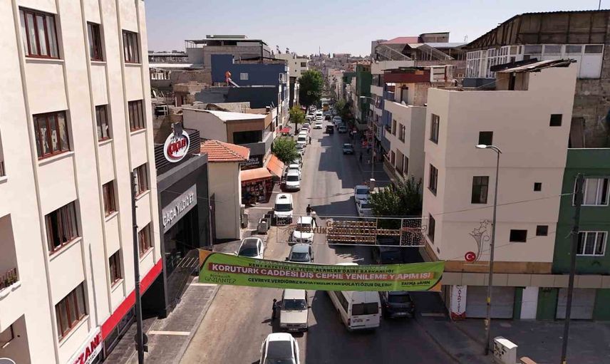 Gaziantep ana arterlerinde dış cephe dönüşümüyle kent silueti yenileniyor