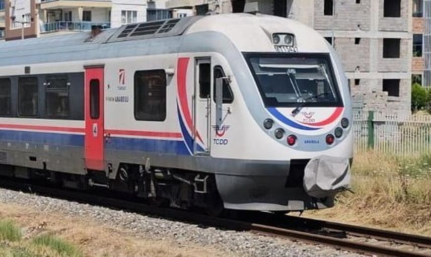 Söke'de raylarda yardım ederken yük treninin çarptığı kadın hayatını kaybetti