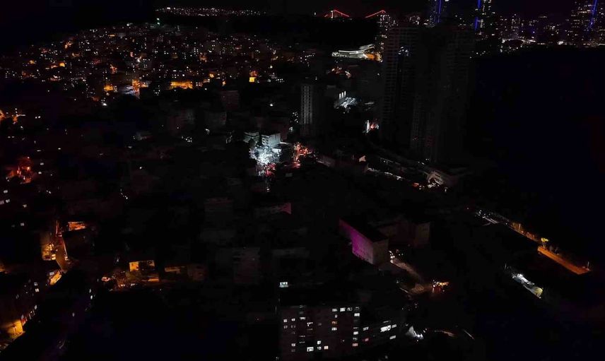 Ayazağa'da karanlıkta kurtarma: mahalle dronla görüntülendi