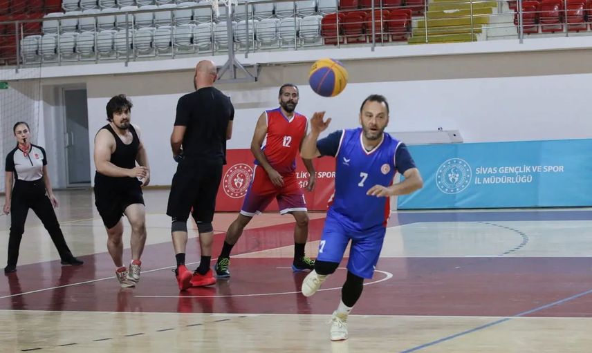 Taha Akgül salonunda 3x3 basketbol turnuvası sona erdi