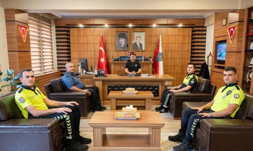 Görevde duyarlılık: Bilecik emniyet müdürü polislerin çabasını takdir etti