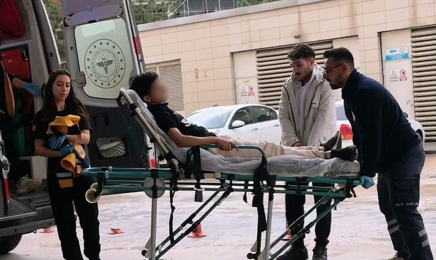 Spor sahasından atlarken karnına tel saplanan 13 yaşındaki çocuk hastanelik oldu
