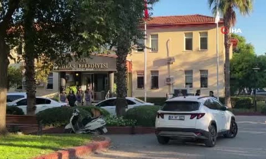 Milas belediyesi'ne sabaha karşı operasyon: binaya girişler durduruldu