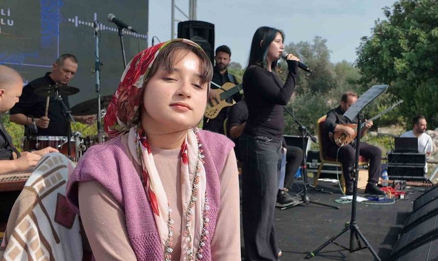 Kanlı Divane'de tarih türkülerle yeniden konuştu