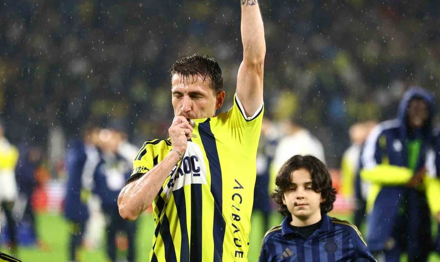 Mert Hakan 568 gün sonra formasına kavuştu, tribünlerden coşkulu karşılama