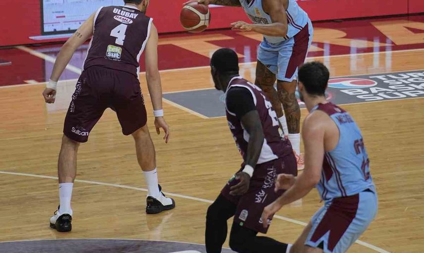 Trabzonspor son periyotta seriyle Bordo Bandırma'yı 83-80 mağlup etti