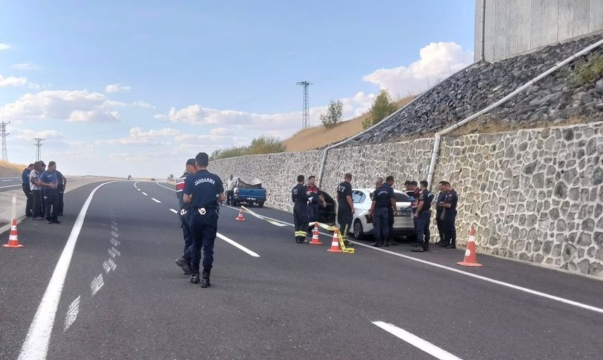 Hayrabolu'da yolculuk sırasında otomobile açılan ateşin ardından sürücü yaşamını yitirdi