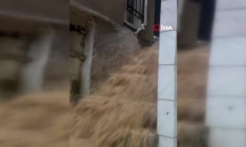 İstanbul'da sağanak ve müdahale: 8 bin personel 2 bin 518 ihbara yanıt