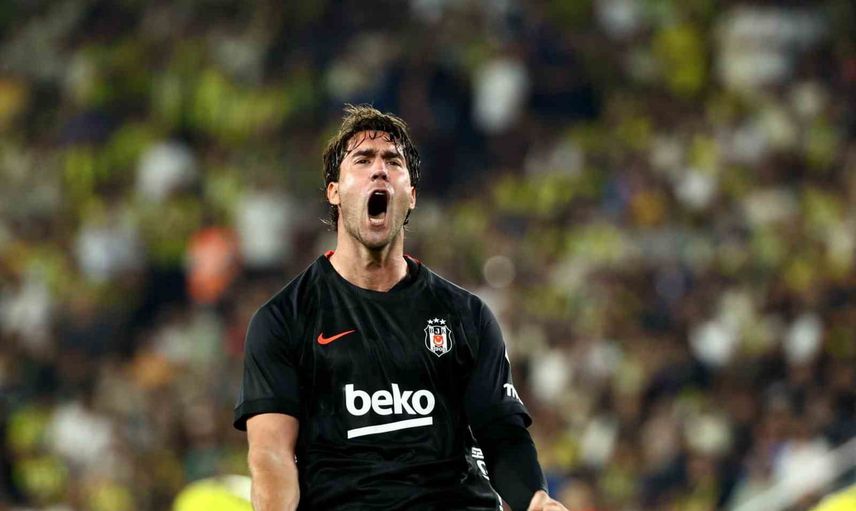 Derbide Vlahovic sahne aldı