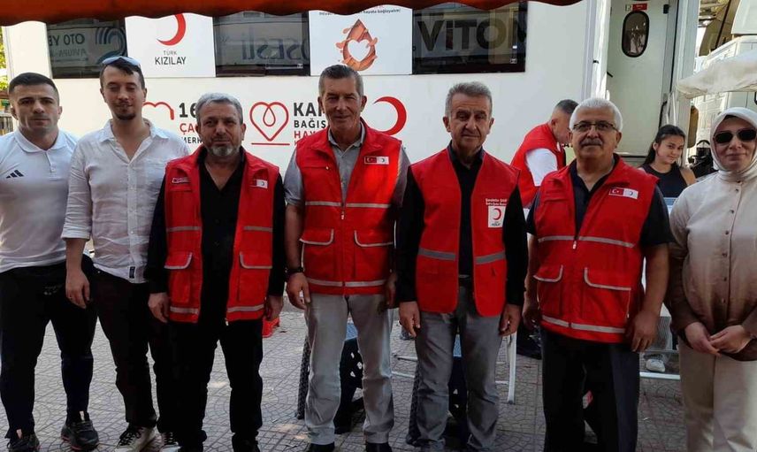 Sanayi sitesinde dayanışma eli: kan bağışı kampanyasına yoğun ilgi