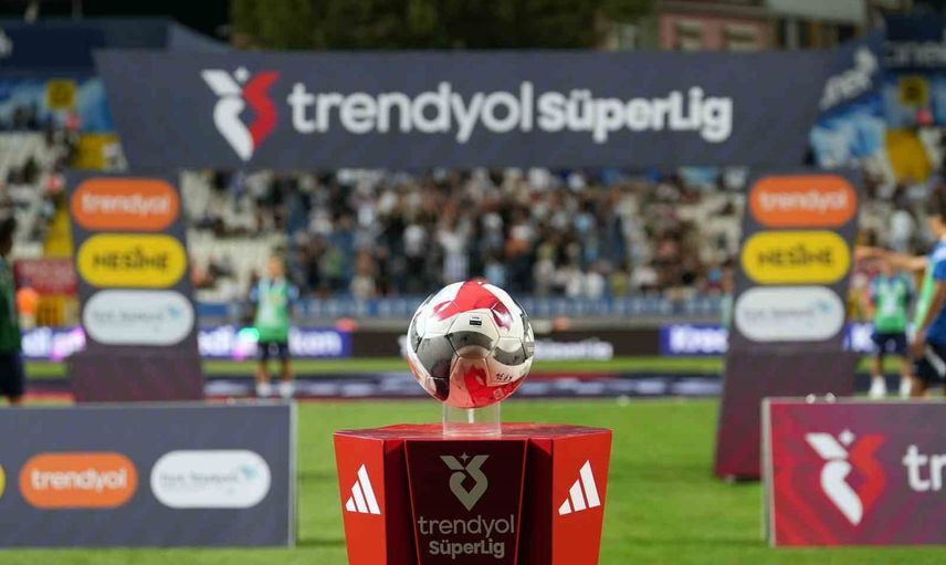 Derbinin günü UEFA takvimine göre değişti: Fenerbahçe ile Beşiktaş 5 Eylül'de