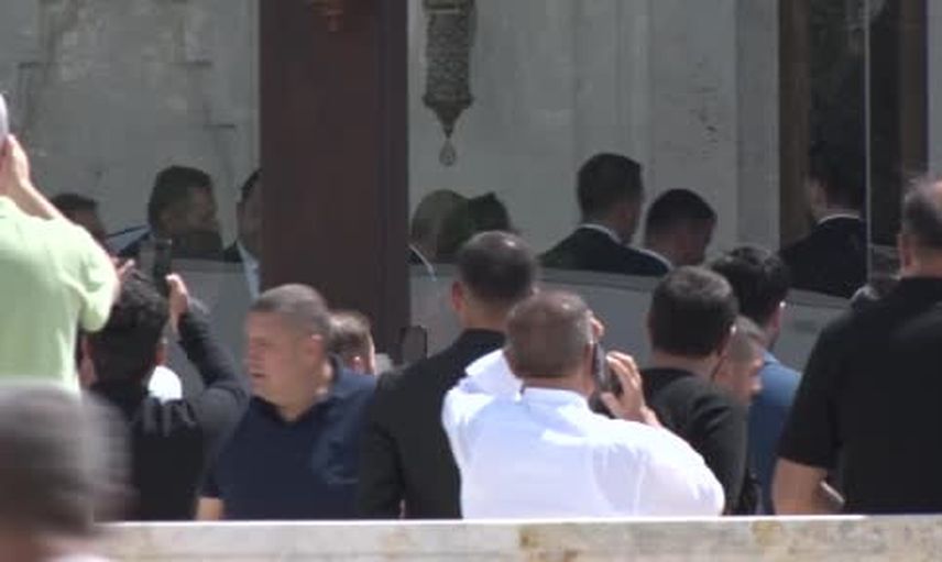 Cumhurbaşkanı Erdoğan vakıf camisindeki cuma buluşmasının ardından ayrıldı