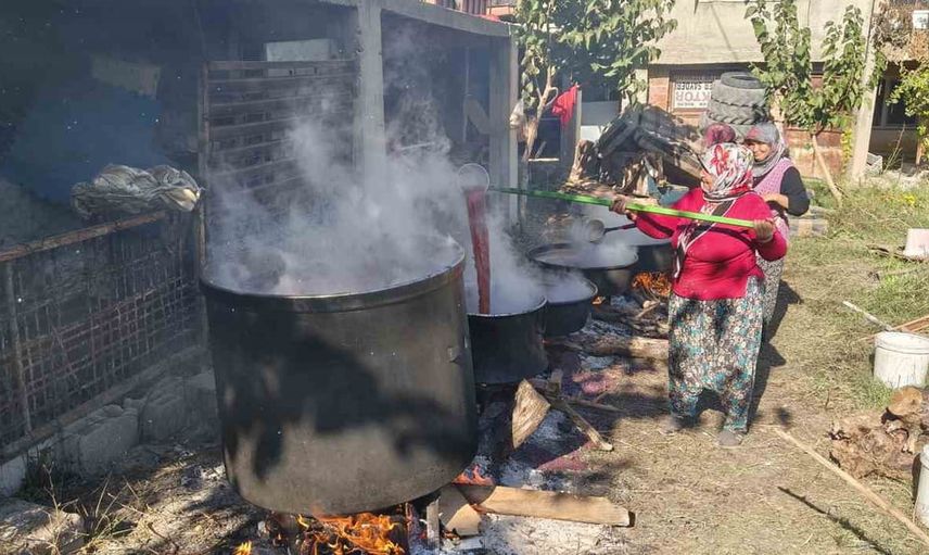 Kazandaki emek: Silifke Yörüklerinin nar ekşisi mesaisi başladı