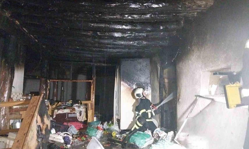 Bucak Ürkütlü'de gece çıkan yangın evde maddi hasar bıraktı
