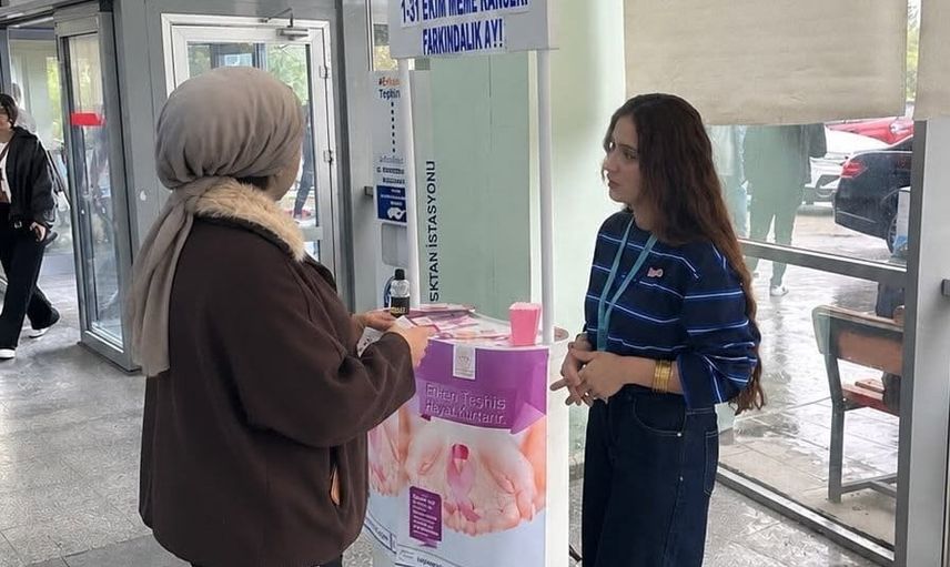 Cizre'de sağlık ekipleri meme kanserinde erken teşhise vurgu yaptı
