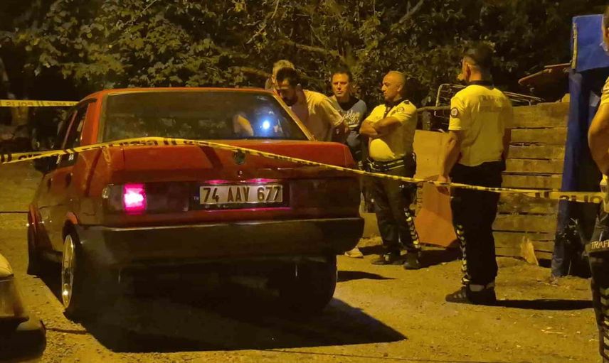 Polisten kaçarken akrabasına çarpan genç sürücü iki kişiyi yaraladı