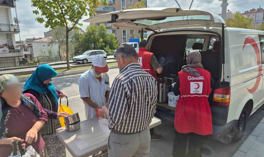 Kızılay Samsun'dan her gün sıcak destek: aşevinden onlarca haneye yemek