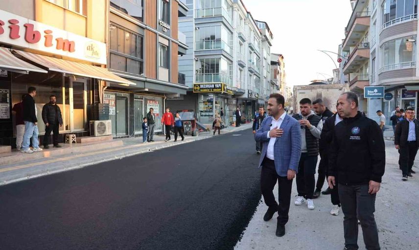 Köprülüler caddesi yeni sıcak asfaltla konforlu ulaşıma hazırlanıyor