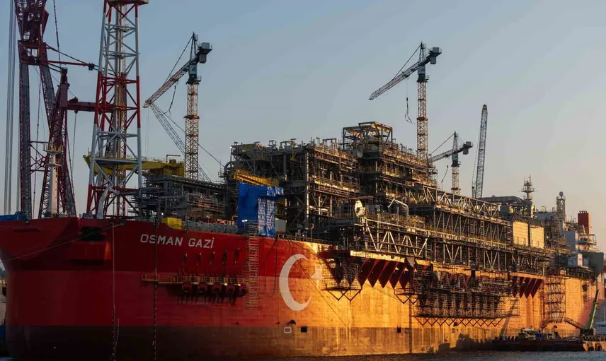 Osman Gazi Karadeniz yolunda: Türkiye'nin ilk yüzer üretim platformu göreve hazırlanıyor