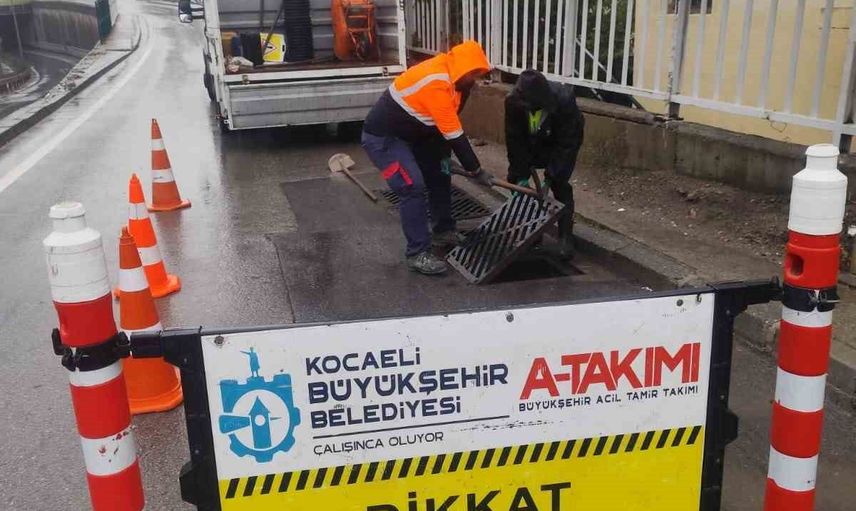 Kocaeli'de yağışa karşı teyakkuz: mazgallar temizlenip motopomplar çalışıyor