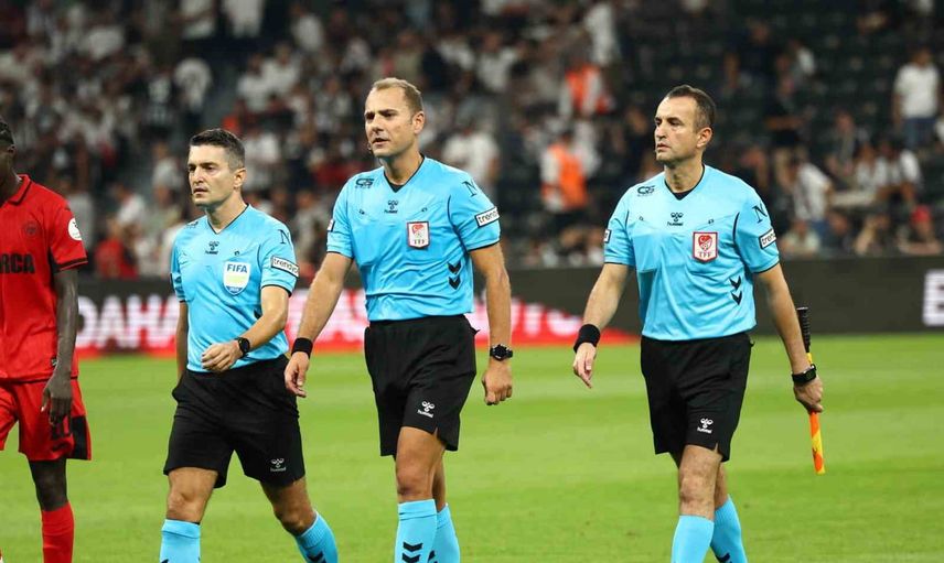 Beşiktaş ilk yarıda penaltı ve erken golle 2-0 öne geçti