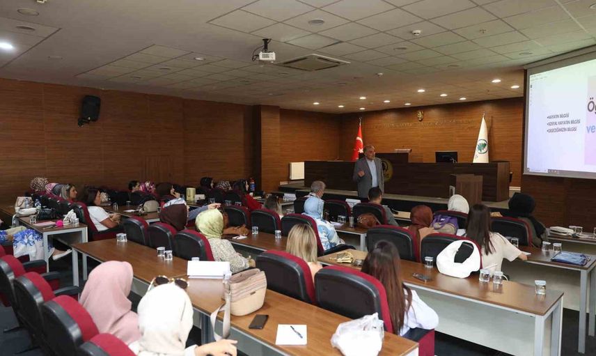 Pursaklar Nezaket Okulları'nda öğretmenler adab ve erdem odaklı eğitimle güçlendi