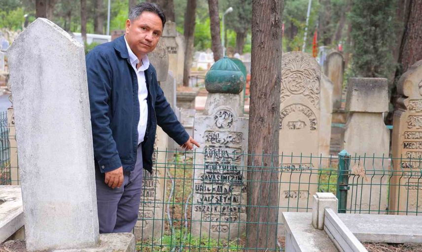 Şeyh Ali Sezai efendi: eski yazılı mezar taşının gölgesindeki yerel çatışma