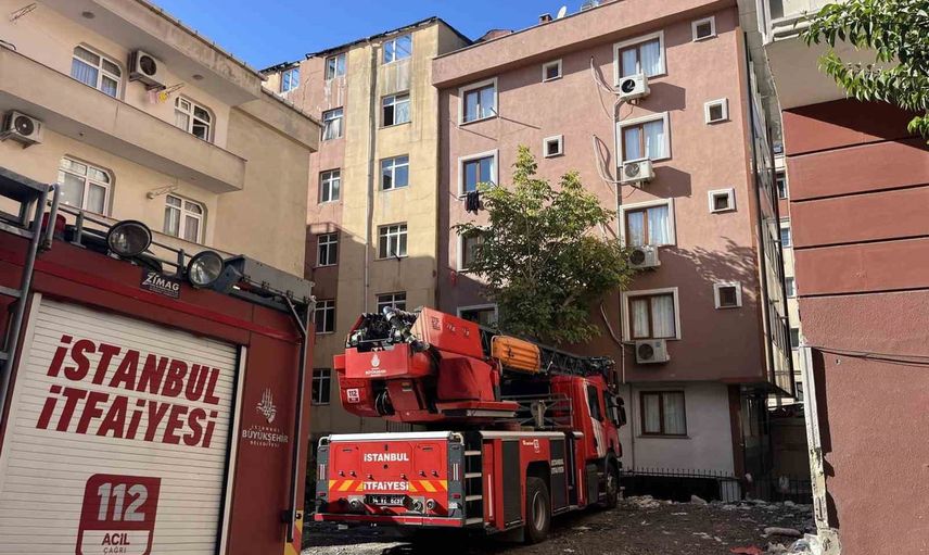 Bahçelievler'de kentsel dönüşüm alanındaki boş binada çatı yangını: can kaybı yok