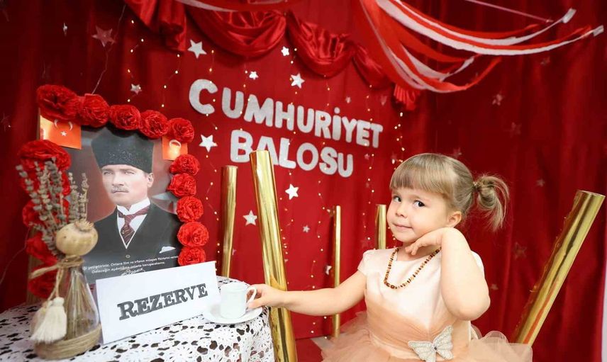 Miniklerin bayram coşkusu Yunusemre merkezlerinde sahne aldı