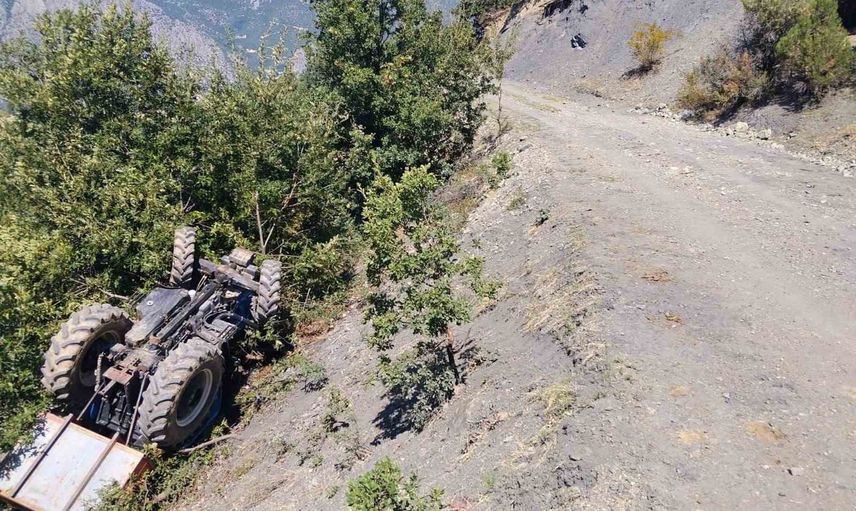 Amasya'da traktör şarampole yuvarlandı: bir kişi hayatını kaybetti, üç kişi yaralandı