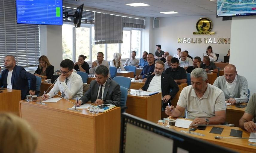 Düzce meclisi eylülde 21 gündemi karara bağladı: muhtarlık yönetmeliği kabul edildi