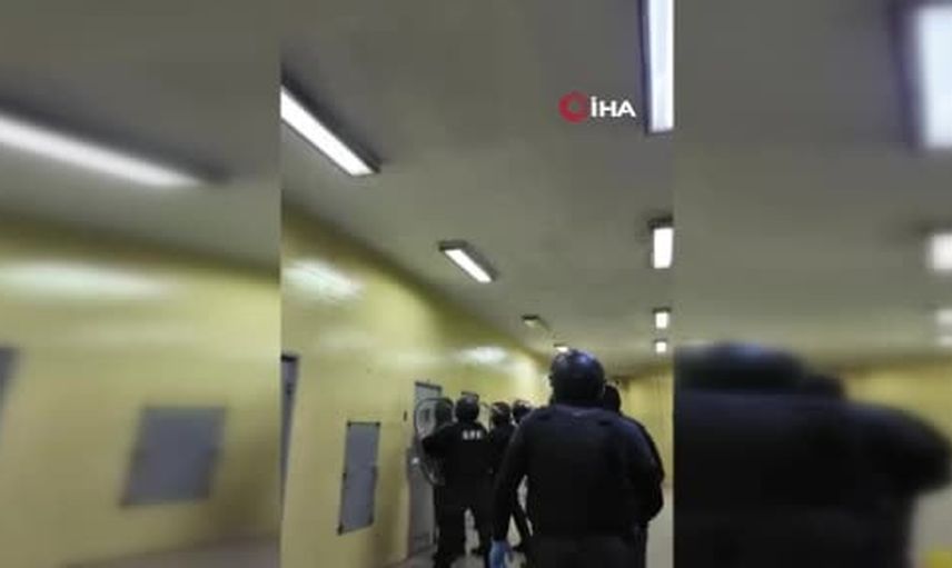 Yoğun güvenlikli iade: Arjantin'den Türkiye'ye gönderilen Serkan Kurtuluş cezaevinden çıkarılırken görüntülendi