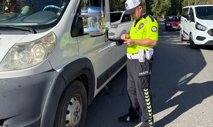 Bozkır’da okulların çevresinde asayiş ve trafik denetimleri yoğunlaştı