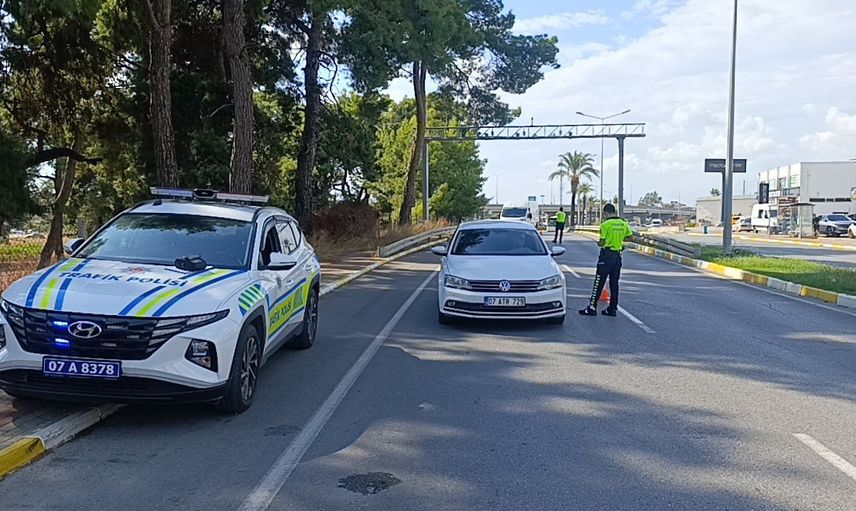 Manavgat'ta ölen kişinin ehliyetiyle otel servis şoförlüğü yapan zanlı yakalandı