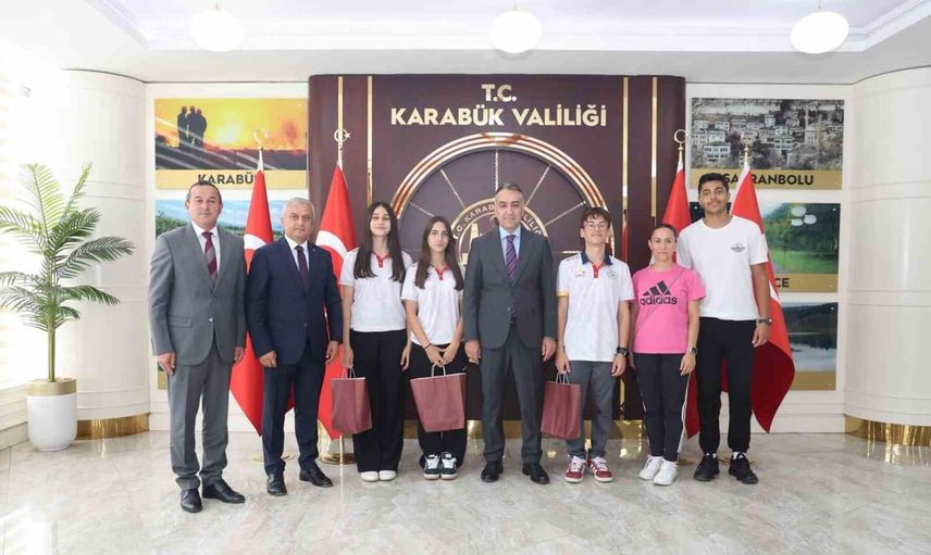 Vali Çağatay’dan genç yıldızlara moral ve hediye