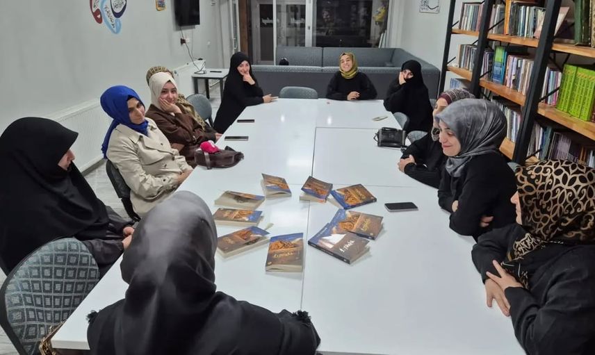 Bayburt'ta kadınların kitap tahlili aile ve değerleri öne çıkardı