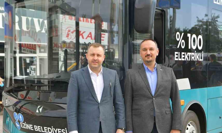 Ezine'de belediye filosu elektriğe geçiyor: başkan direksiyon başında tanıttı