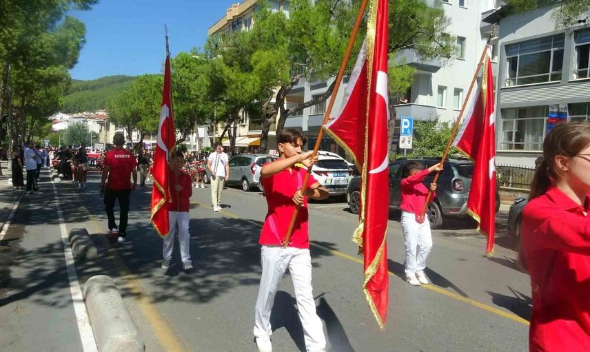 Muğla'da kahramanlarla omuz omuza yürüyüş
