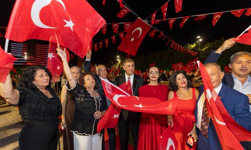 İzmir 104 yaşında: resepsiyonla başlayan kurtuluş coşkusu