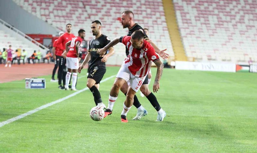 Sivas'ta gole doymayan maç: Sivasspor 2-2 Manisa FK