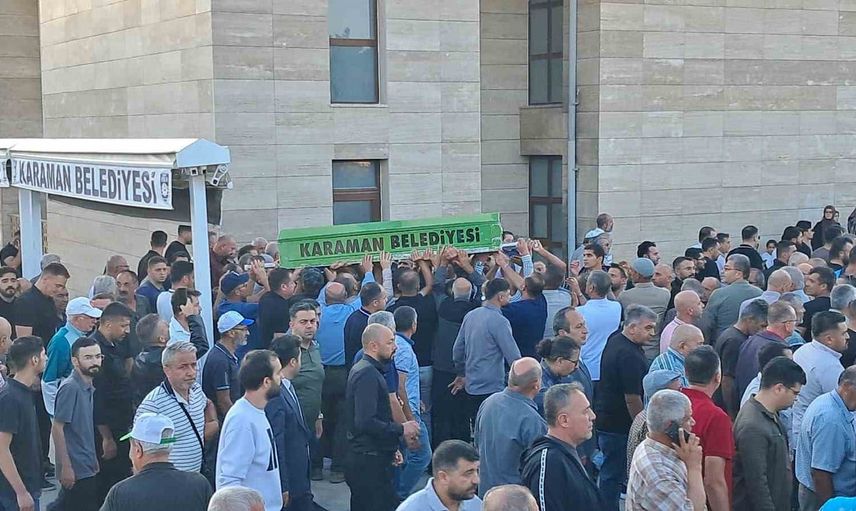 Karaman'da çöp kamyonundan düşen temizlik işçisi son yolculuğuna uğurlandı
