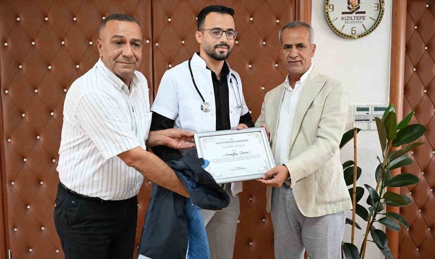 Zabıta yeleğinden doktor önlüğüne: azimle örülen mesleki değişim