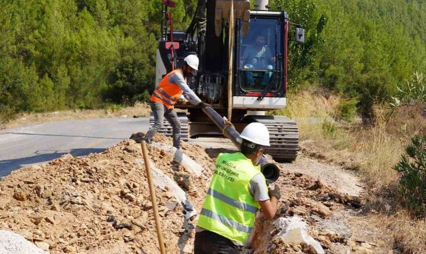 Yatağan'da içme suyu güvenliği için bin metrelik hat yenileniyor