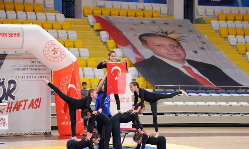 Bayburt'ta amatör spor haftası gençlere spor bilinci kazandırdı