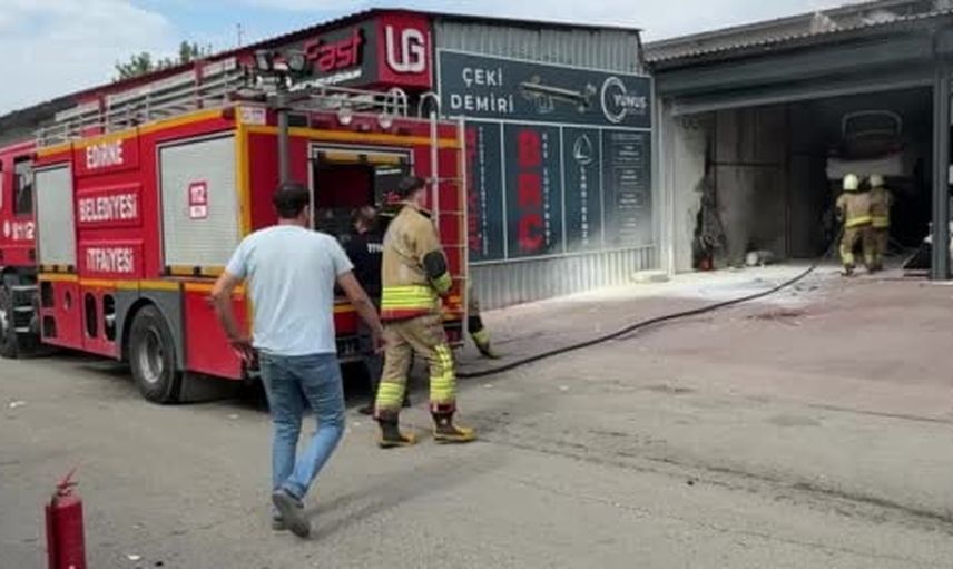 Sanayi sitesinde oto LPG tamirhanesinde patlama: 2 kişi yaralandı
