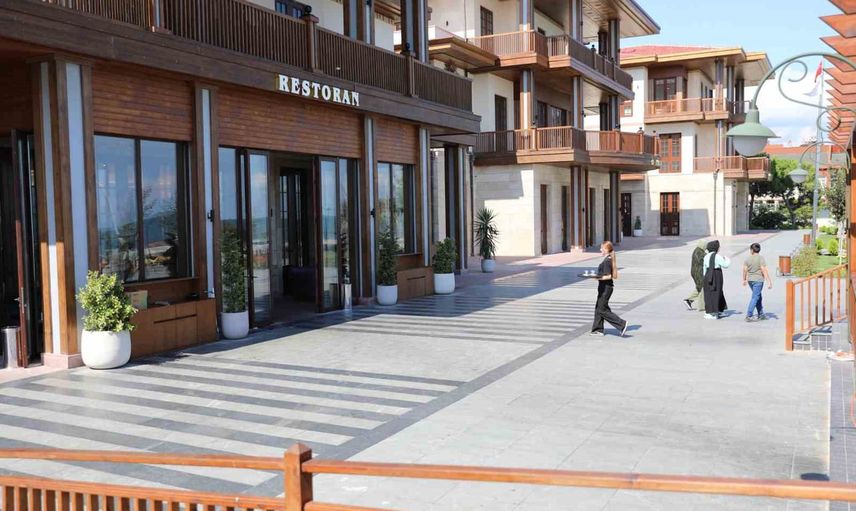 Atakum sahilinde yalı: kafe, sergi ve gençlik alanıyla yeni buluşma noktası
