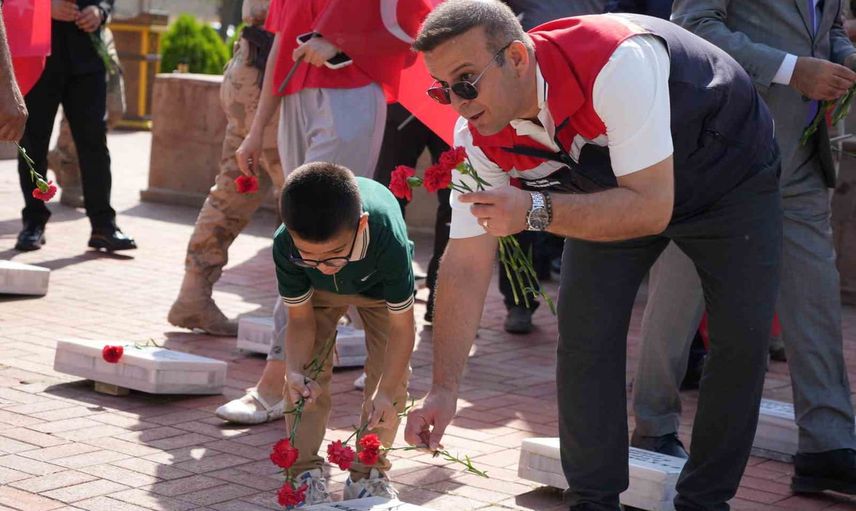 Kahramanlarla kardeşlik yolunda: Iğdır'da gaziler anıldı