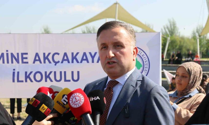 Kayseri'de çocuklar gökyüzüne barış mesajı bıraktı