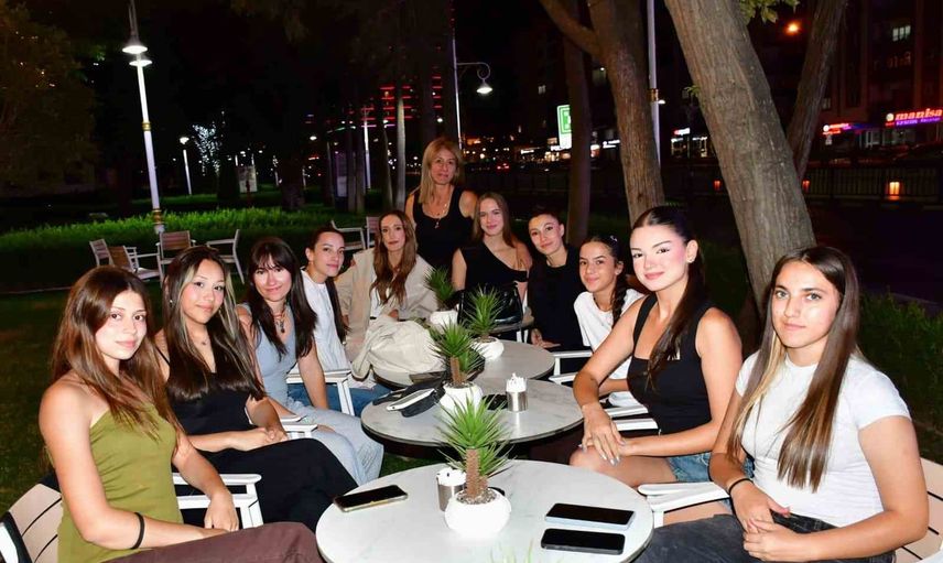 Yunusemre’nin sultanları birlik içinde üst sıralara göz dikti