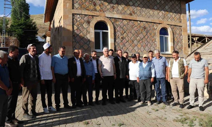 Muhtarlarla Narman'da çözüm odaklı toplantı